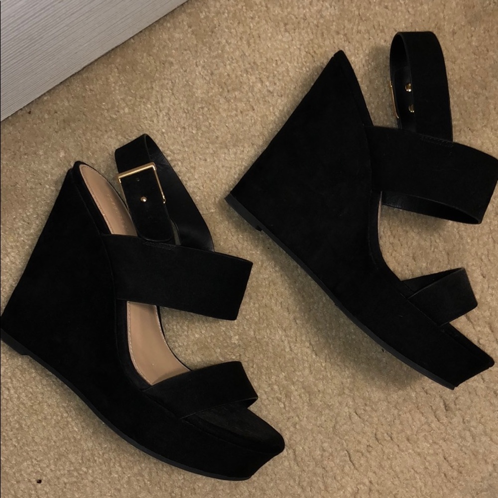 Black Wedges